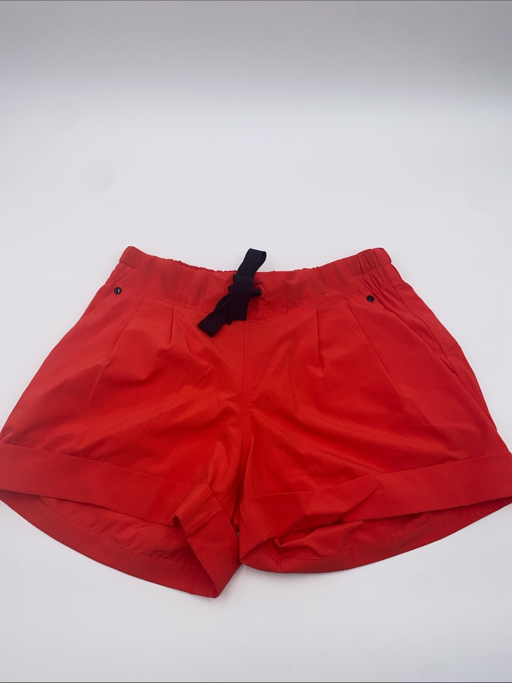 lululemon Flare Cuffed Swift Shorts w/pockets Size 4